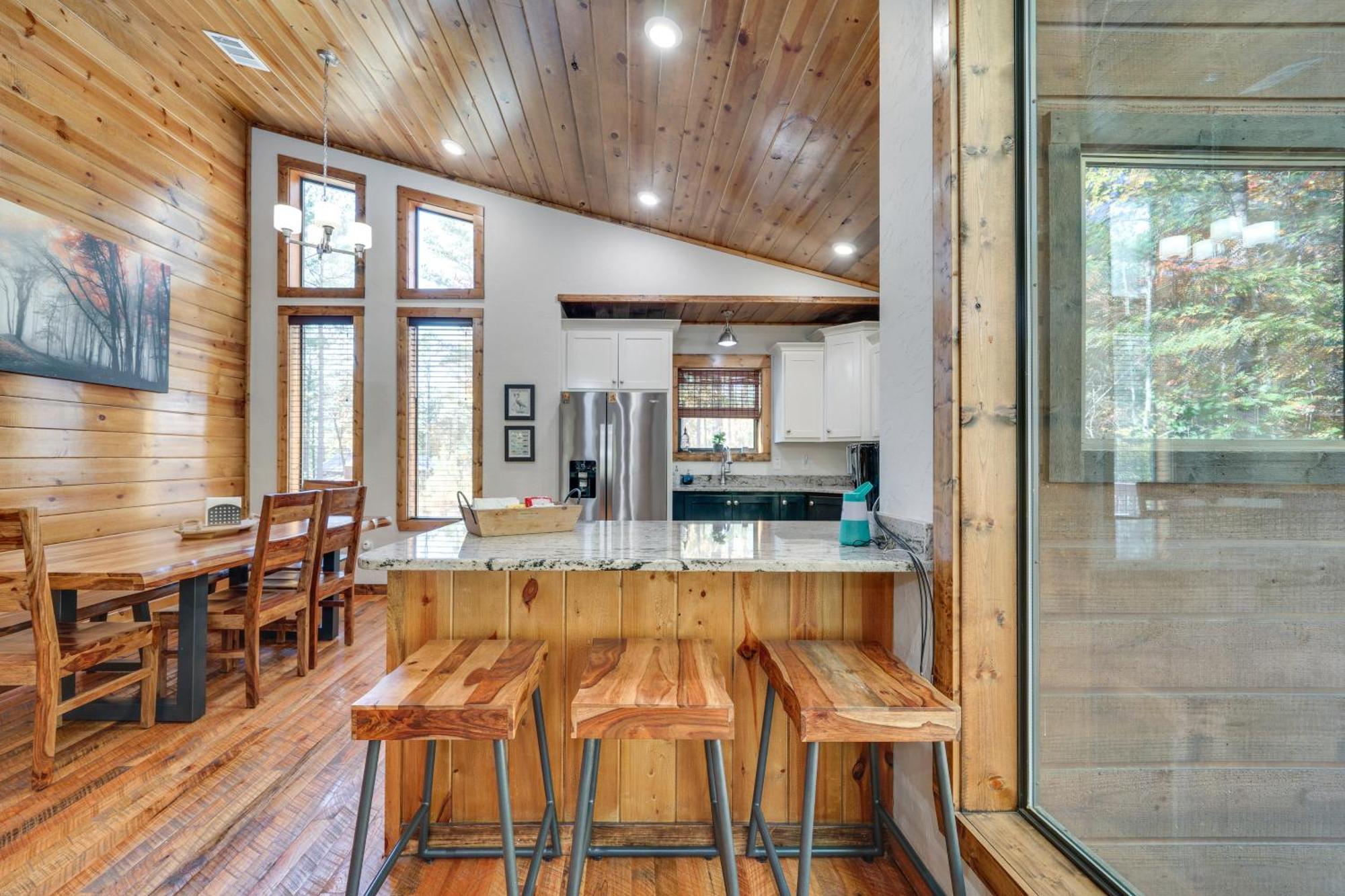 Broken Bow Family Cabin With Fireplace And Hot Tub! Eksteriør billede