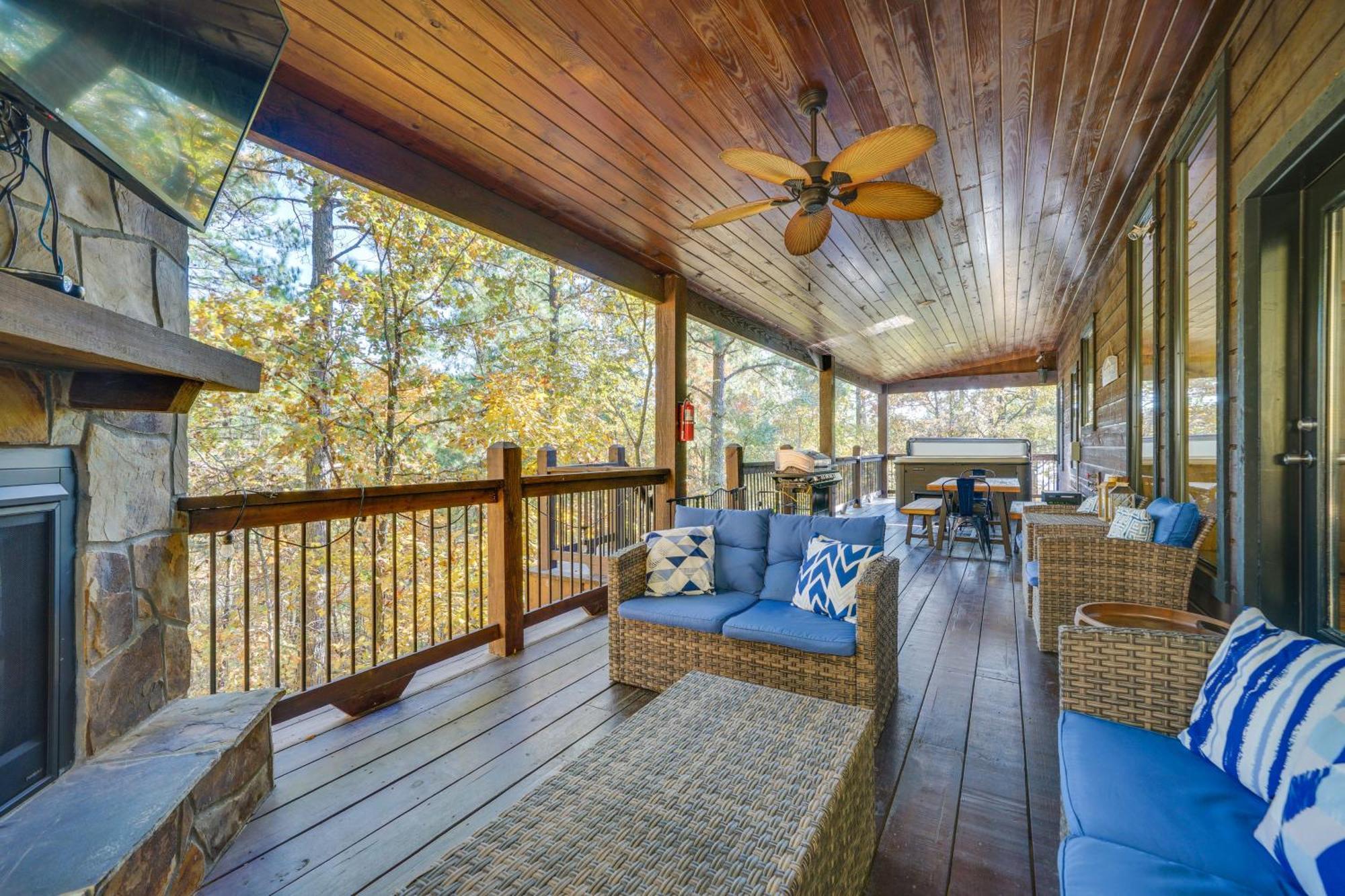 Broken Bow Family Cabin With Fireplace And Hot Tub! Eksteriør billede