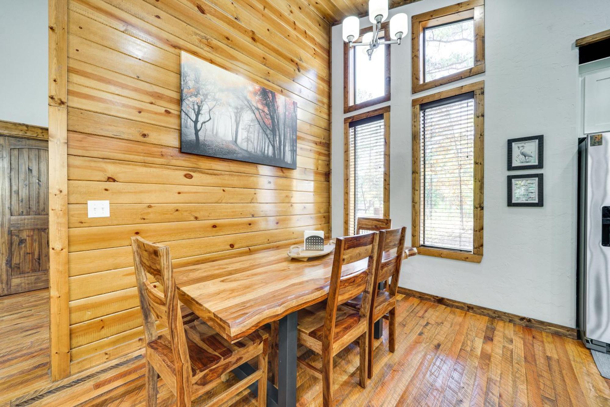 Broken Bow Family Cabin With Fireplace And Hot Tub! Eksteriør billede